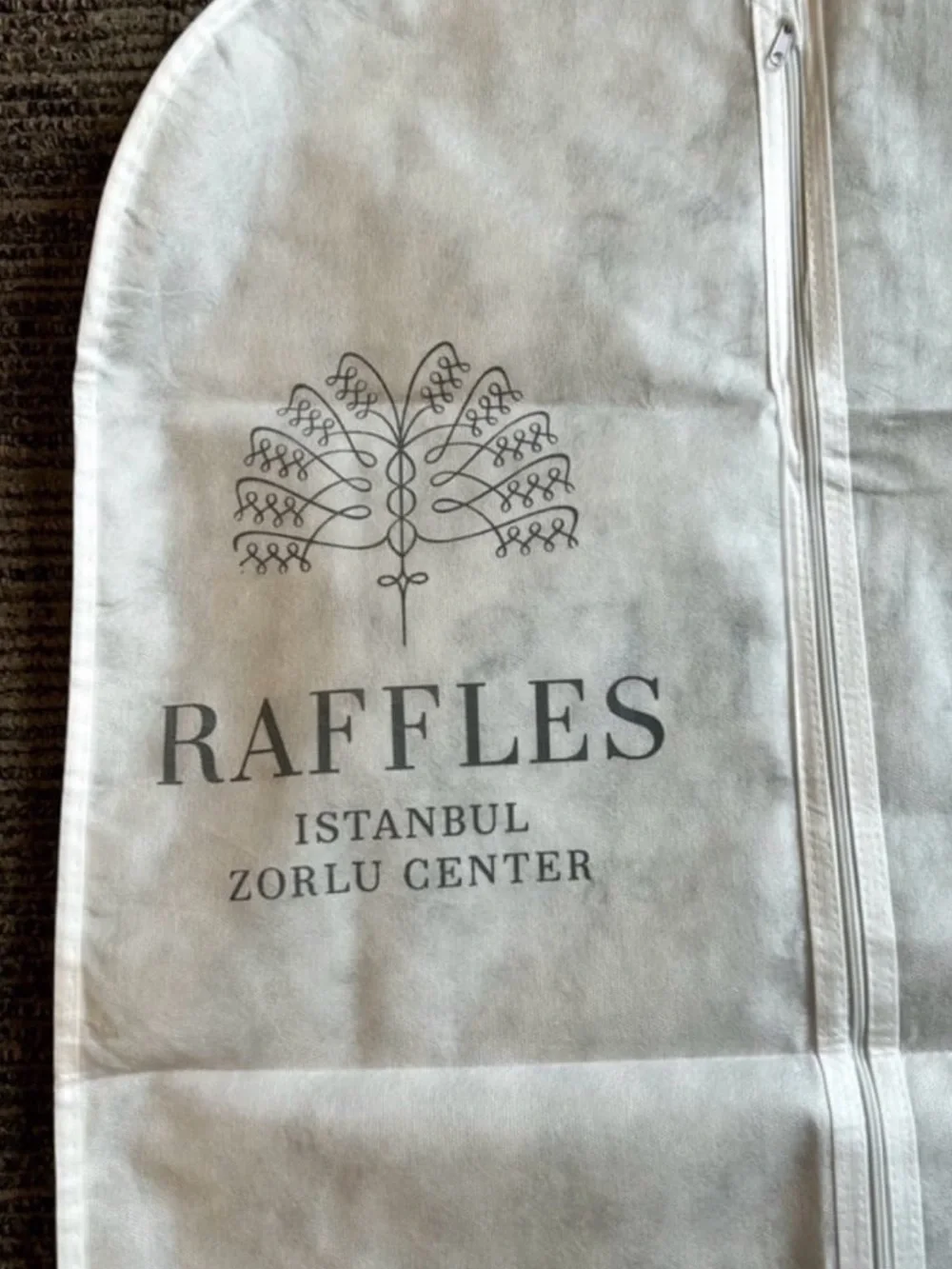 Raffles this garment